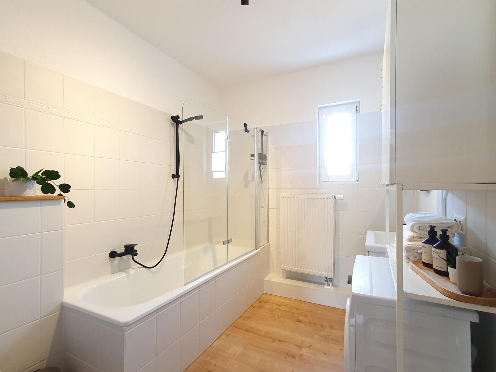 2 Zimmer, Bett Und Schlafsofa, Balkon, Waschmaschine L Leipzig Exteriör bild